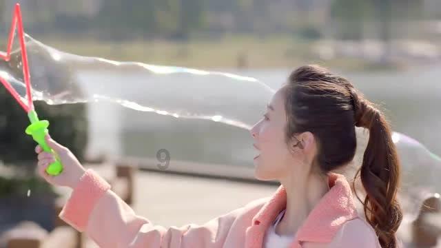 逃离荒废的戏院