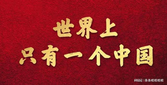 可爱女孩参加宴会